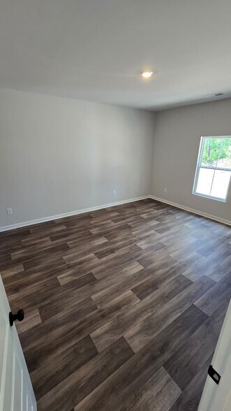 Building Photo - 1082 Harbor Dr