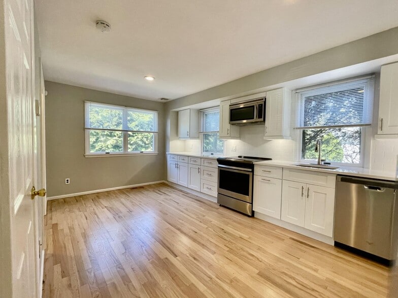 Primary Photo - 116 Spring Rd