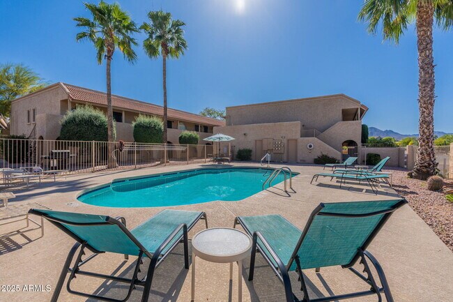 Building Photo - 12635 N La Montana Dr