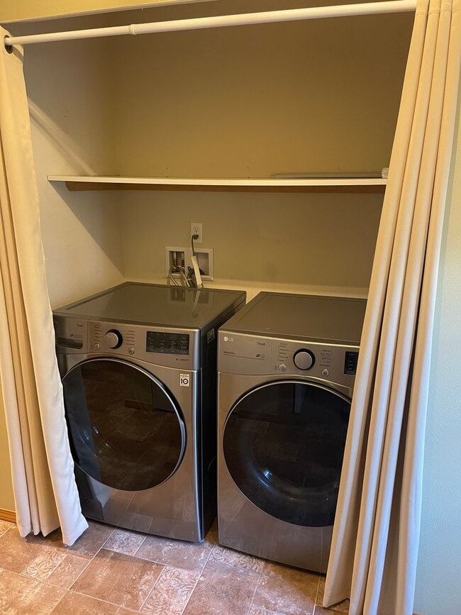 Building Photo - Craftsman Style 3 Bed/2 Bath Home - Bremerton