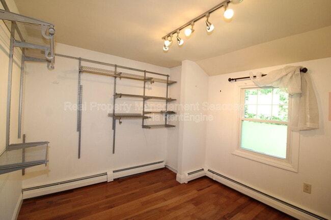 Building Photo - 21 Cutts Rd