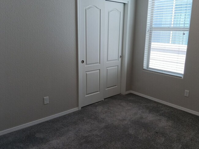 Building Photo - 1160 Vallecito Loop NW