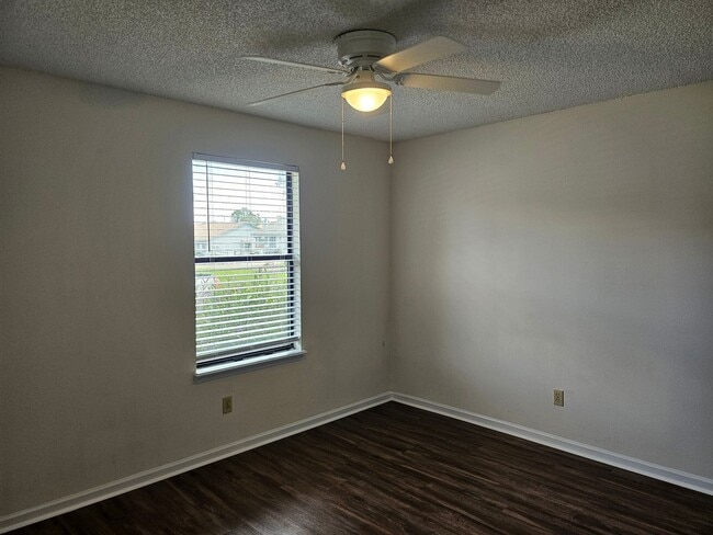 Building Photo - 1338 Delaware Pl