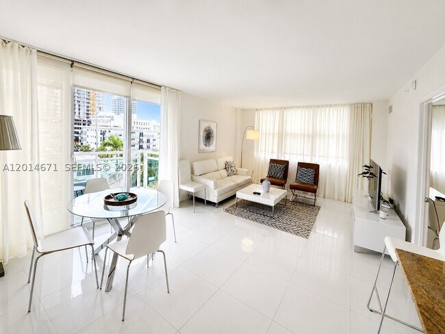 Building Photo - 6917 Collins Ave