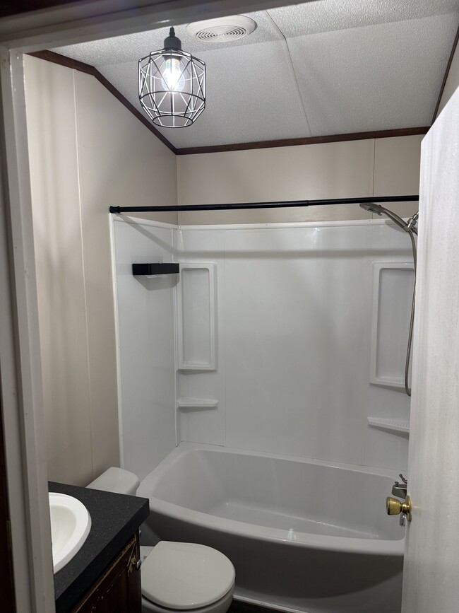 Building Photo - 200 Royalwood St