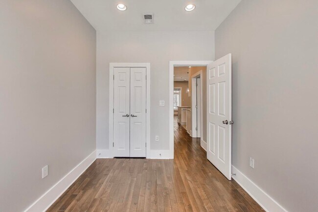Building Photo - 1220 19th St NE