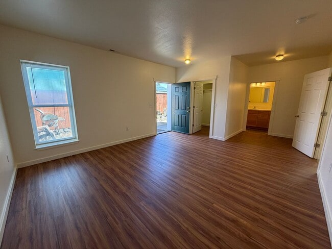 Building Photo - 3 Bedroom 2 bath single family house