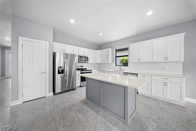 Building Photo - 3685 E Hampton Cir