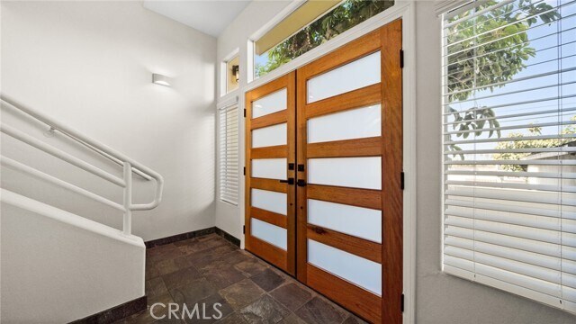Building Photo - 521 Avenue C