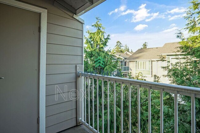 Building Photo - 1138 N 198th St