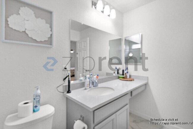 Building Photo - 202 Martos Ct