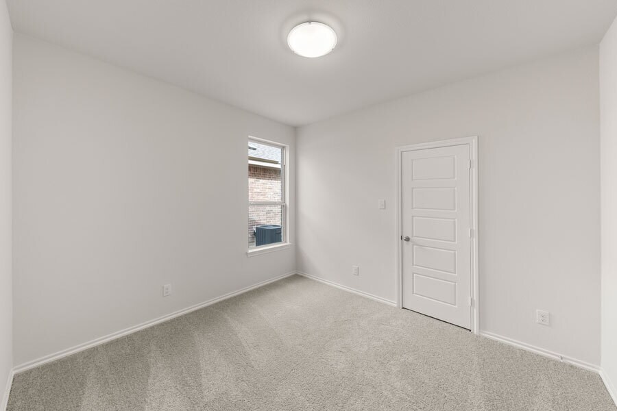 Building Photo - 1902 Iris Rd