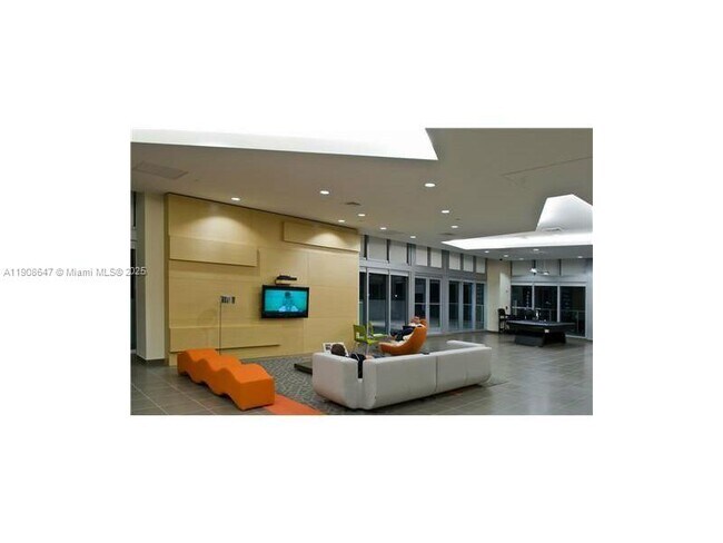 Building Photo - 1111 SW 1st Ave