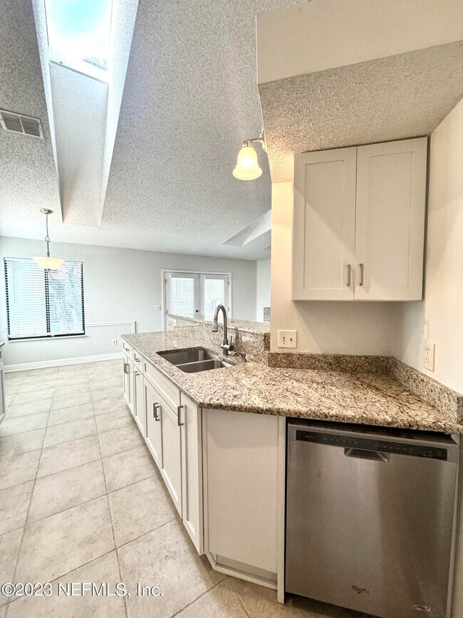 Building Photo - 103 Quail Cove