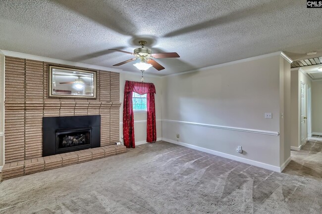 Building Photo - 221 Crooked Creek Rd