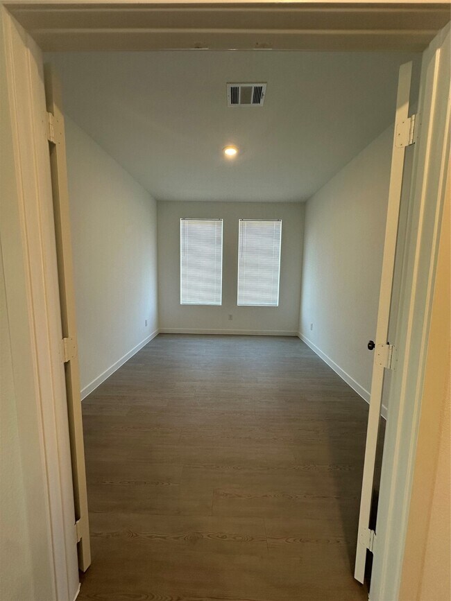 Building Photo - 16052 Tallis Dr