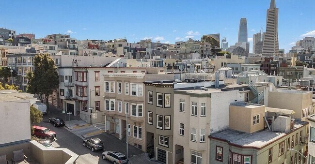 Building Photo - 435 Union St