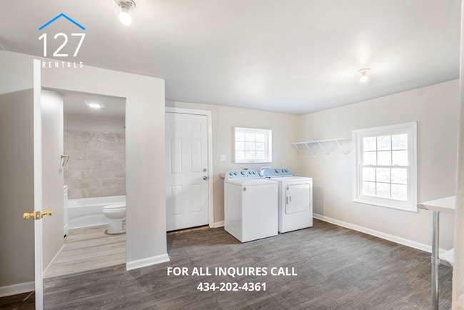Building Photo - Modern Comfort Meets Prime Convenience - 3BR/2BA in Lynchburg!