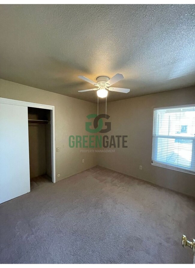 Building Photo - Charming 3 Bedroom 2 Bath Modesto home ava...