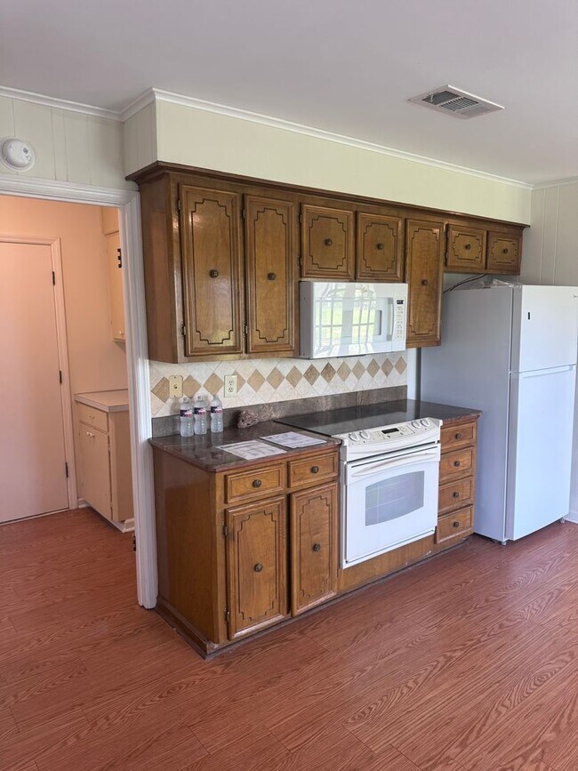Building Photo - 1115 Briar Creek Rd