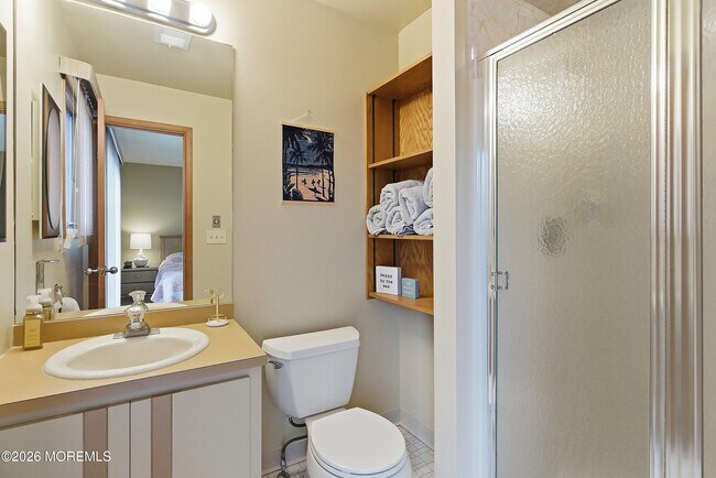 Building Photo - 21 Brown Ave