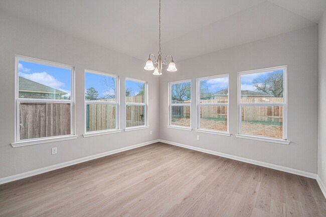 Building Photo - 12983 Skyline Dr