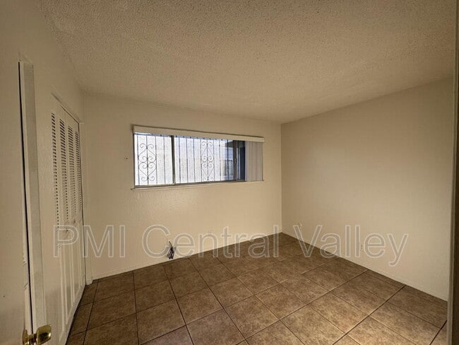 Building Photo - 4479 La Cresta Way