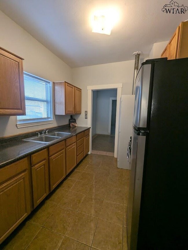 Building Photo - 2306 Garfield St