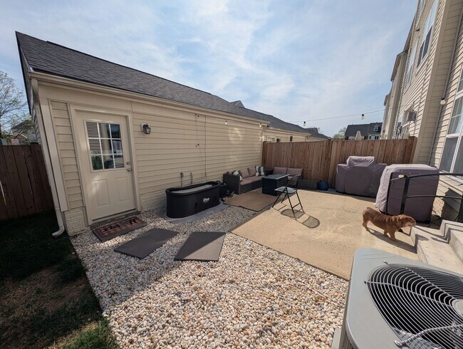 Building Photo - END UNIT STUNNER!