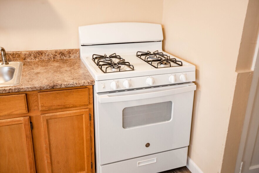 Brand New Stove - 17 Caldwell Pl