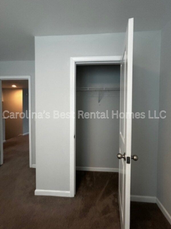 Building Photo - 148 Mariscat Pl