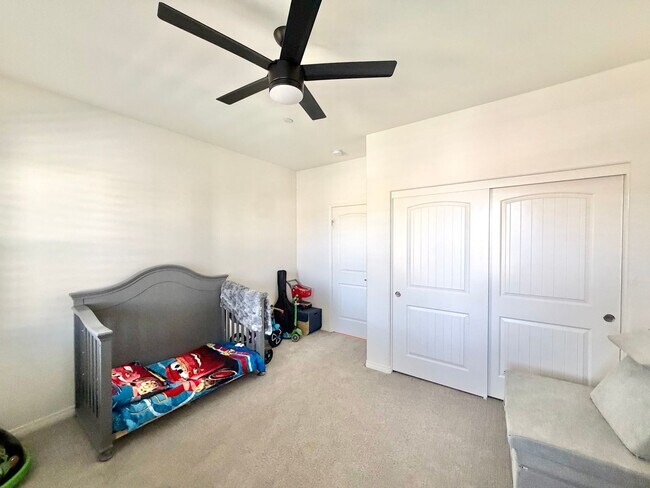 Building Photo - Spacious Heritage Lake Home with Solar & Main-Level Primary Suite