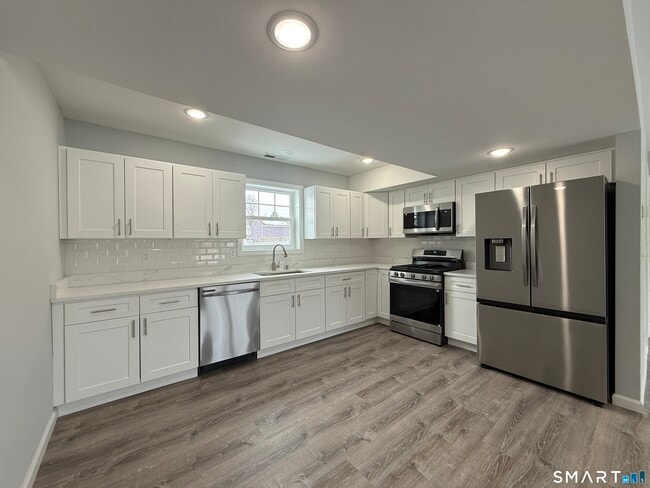 Building Photo - 96 Collis St