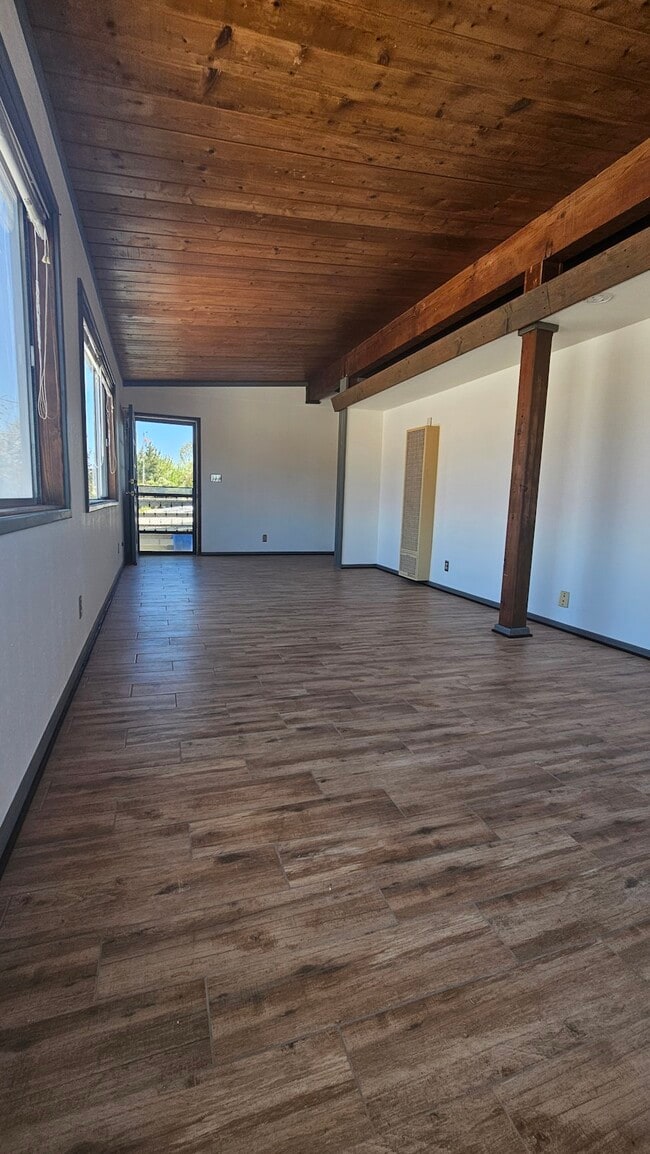 Building Photo - 4763 Brighton Ave