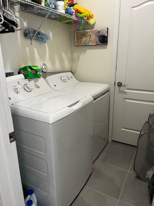 Building Photo - Move-in ready townhome in Verona Trace! This newer 3BR/3BA home!!!