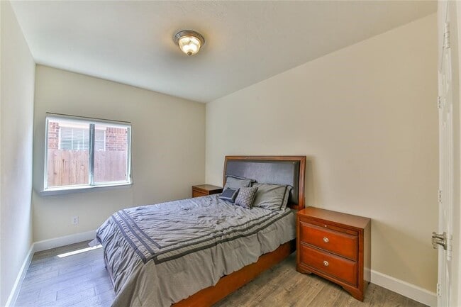 Building Photo - 2301 Shadow Falls Ln