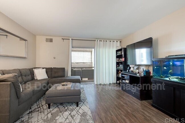 Building Photo - 1605 Hotel Cir S