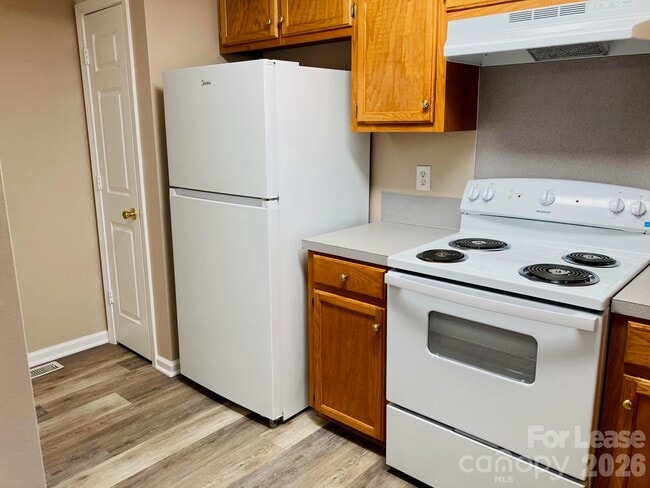 Building Photo - 6383 Kidville Rd