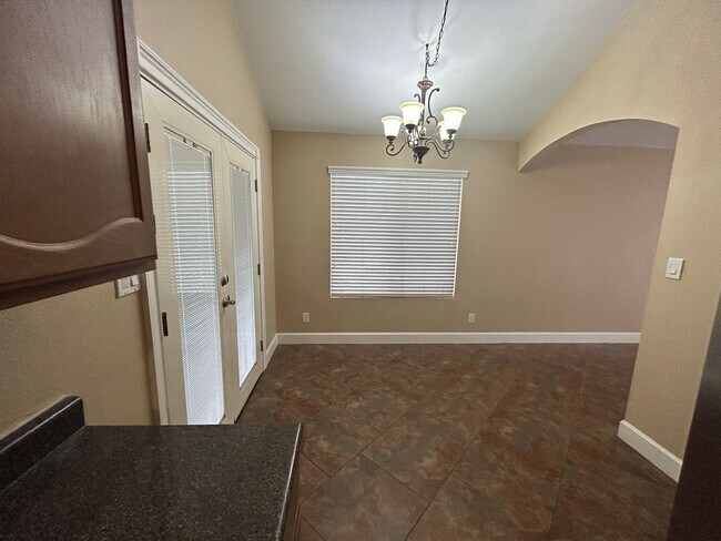 Building Photo - 4 Bedroom 2 Bath Greenfield Park Home
