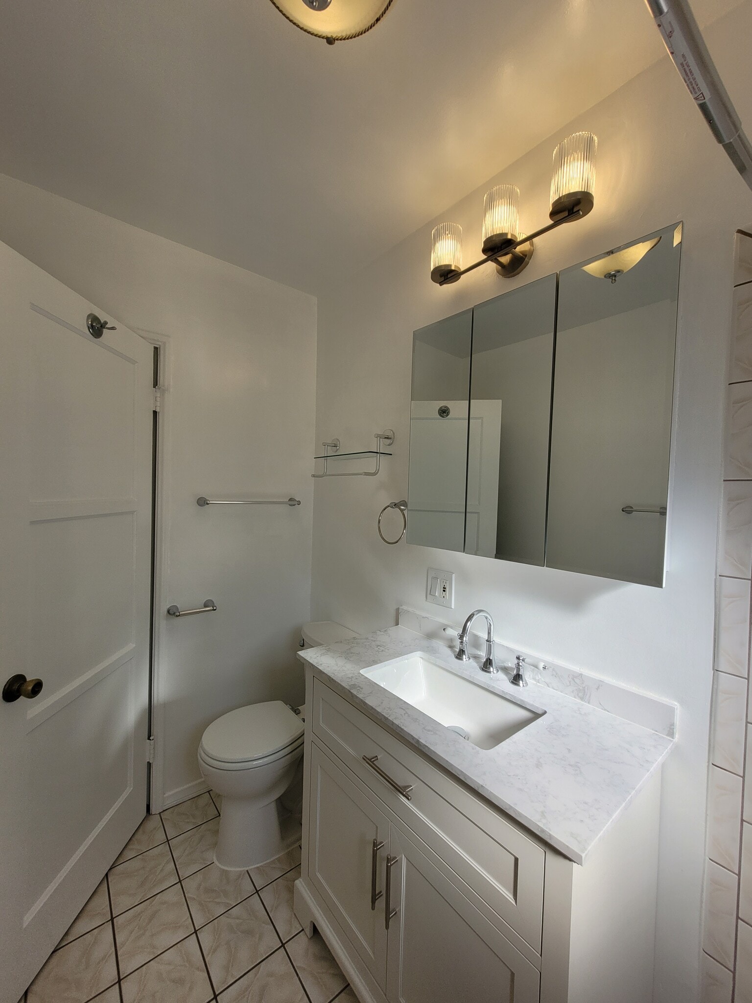 Building Photo - 305 N Palm Ave