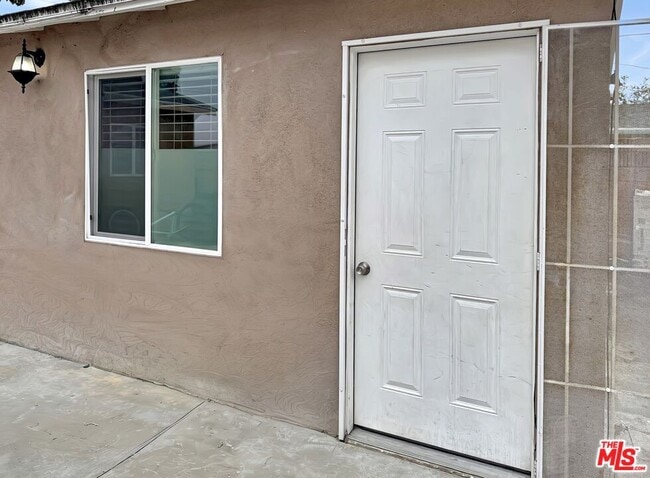 Building Photo - 6206 Home Ave