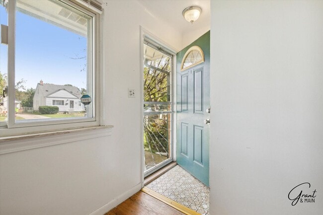 Building Photo - 3 Bedroom Ranch - $1,350