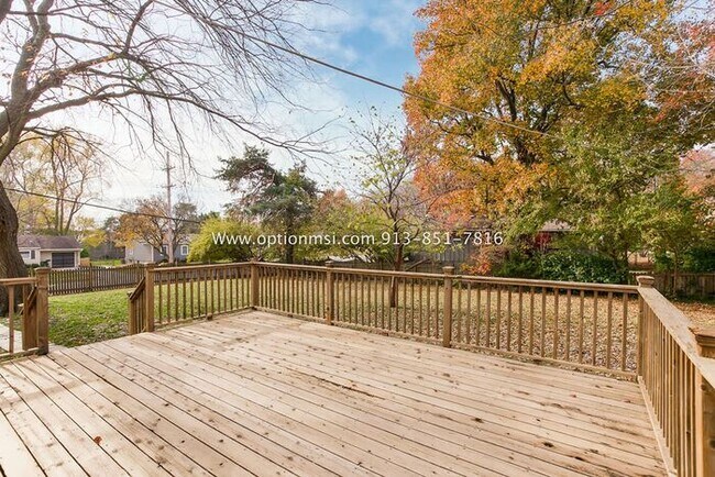 Building Photo - Ready for immediate move-in!