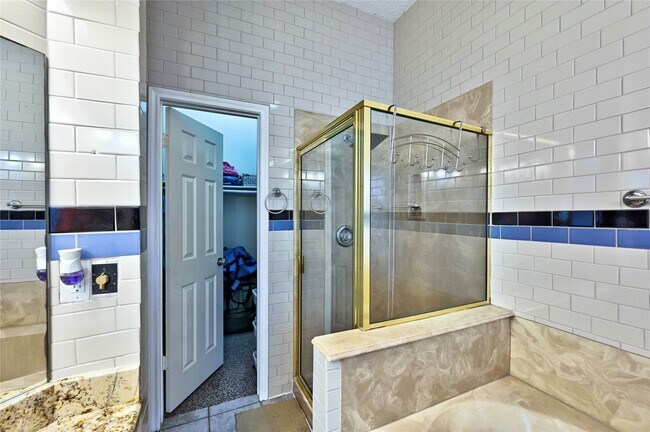 Building Photo - 7407 Creekfield Dr
