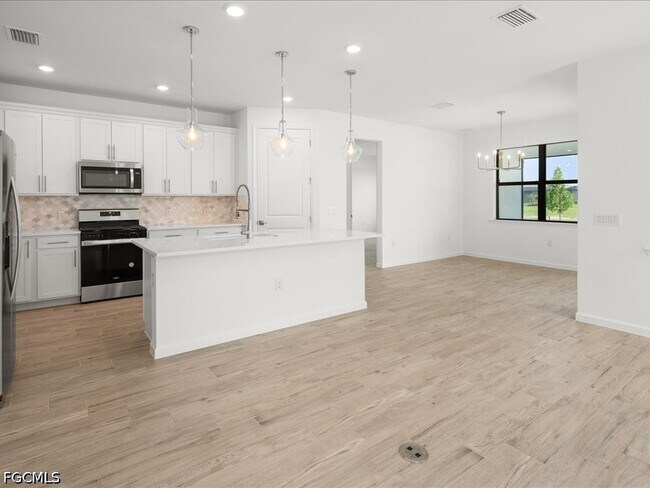 Building Photo - 18262 Parksville Dr