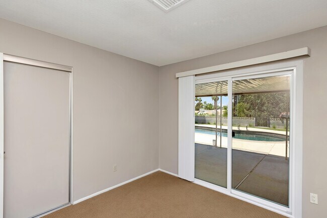 Building Photo - 72896 Tamarisk St
