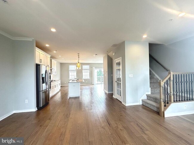 Building Photo - 13 Hedley Ln