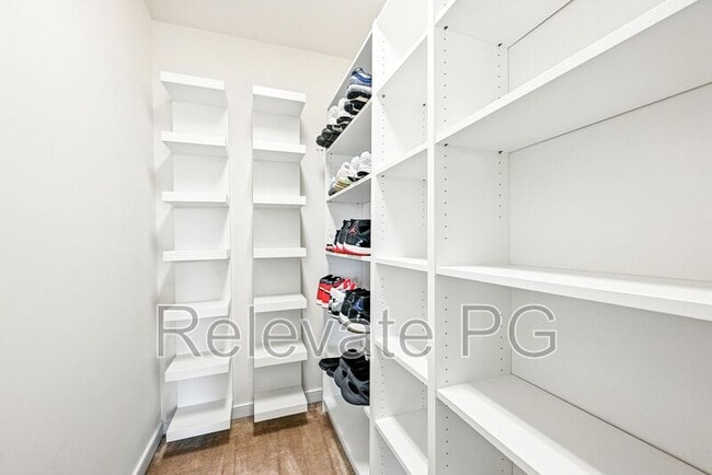 Building Photo - 11200 Blunts Bluff Ct