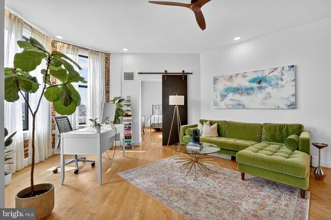 Building Photo - 1615 Q St NW