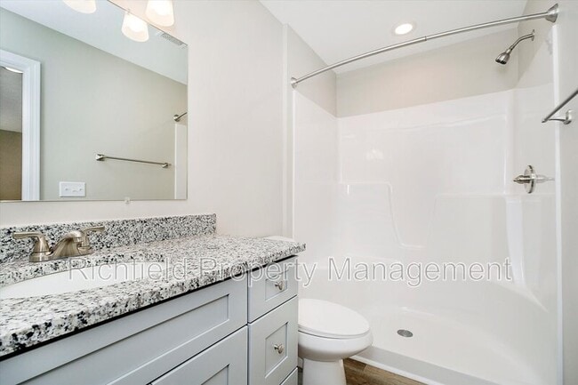 Building Photo - 2340 Columbia Ave